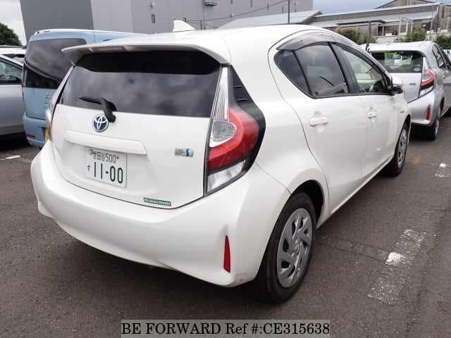 Toyota AQUA HYBRID S — фото 2
