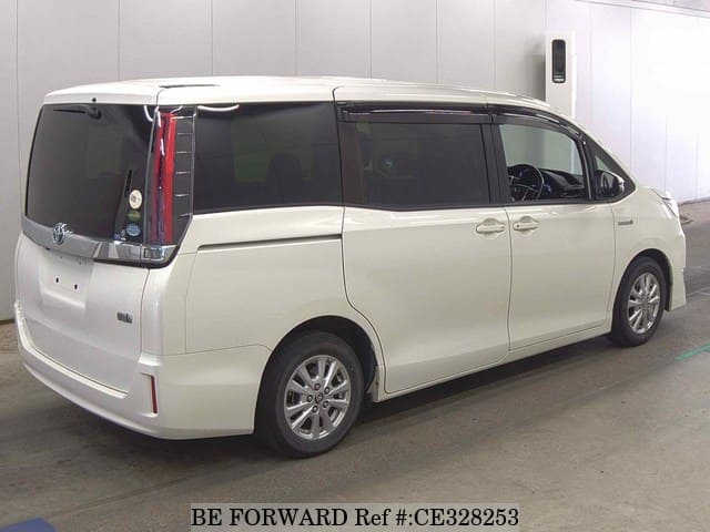 Toyota NOAH HYBRID G — фото 2