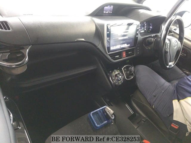 Toyota NOAH HYBRID G — фото 3