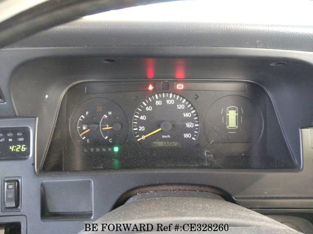 Toyota HIACE COMMUTER — фото 4