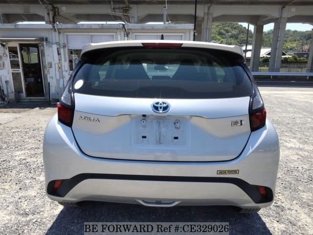 Toyota AQUA HYBRID — фото 4