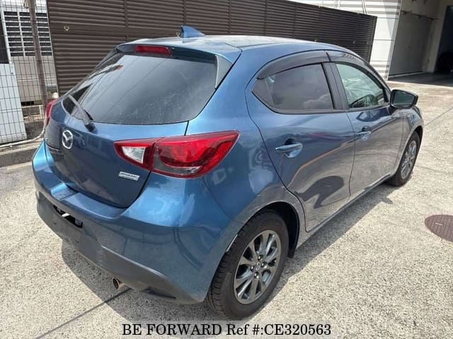Mazda DEMIO 13S TOURING — фото 2