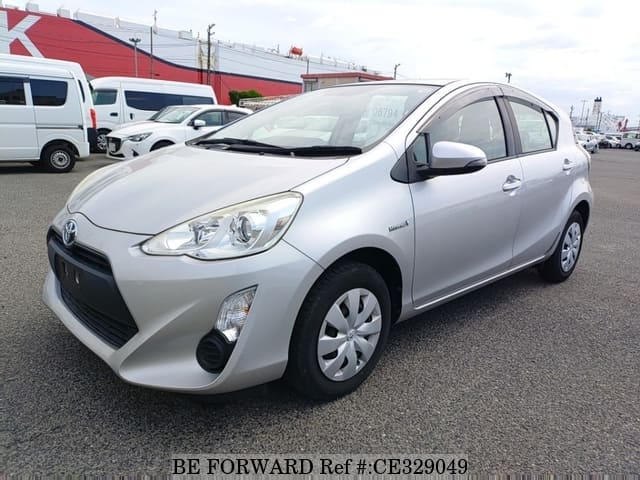 Toyota AQUA HYBRID — фото 1