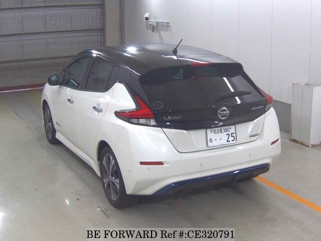 Nissan LEAF X — фото 5