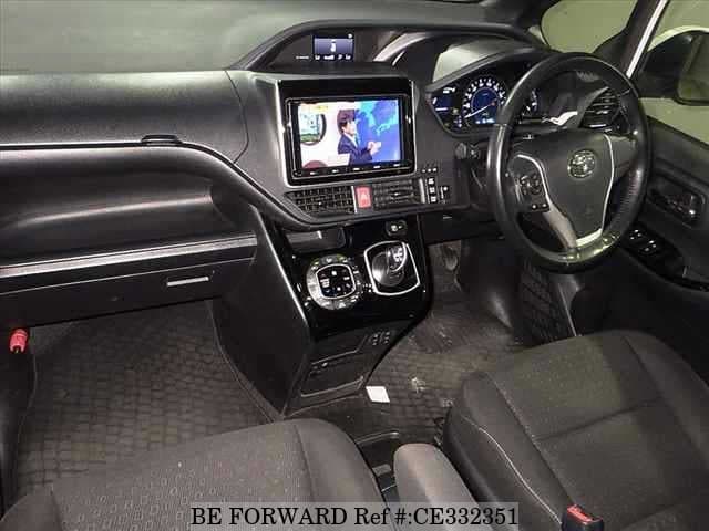 Toyota NOAH HYBRID G — фото 3