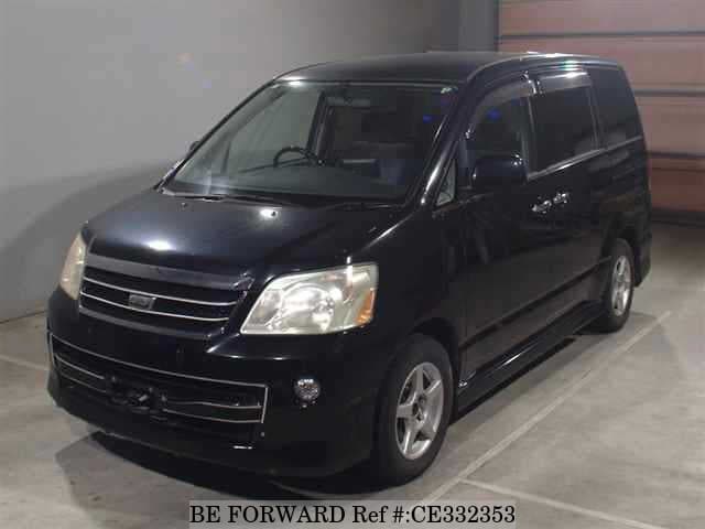 Toyota NOAH X — фото 1