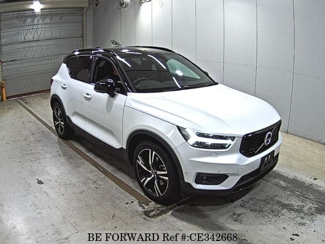 VOLVO XC40 T4 R DESIGN — фото 4