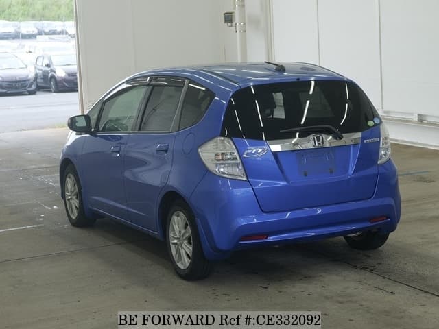 Honda FIT HYBRID NAVI PREMIUM SELECTION — фото 2