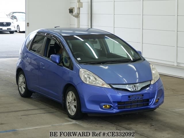 Honda FIT HYBRID NAVI PREMIUM SELECTION — фото 1