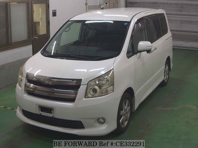 Toyota NOAH SI — фото 1