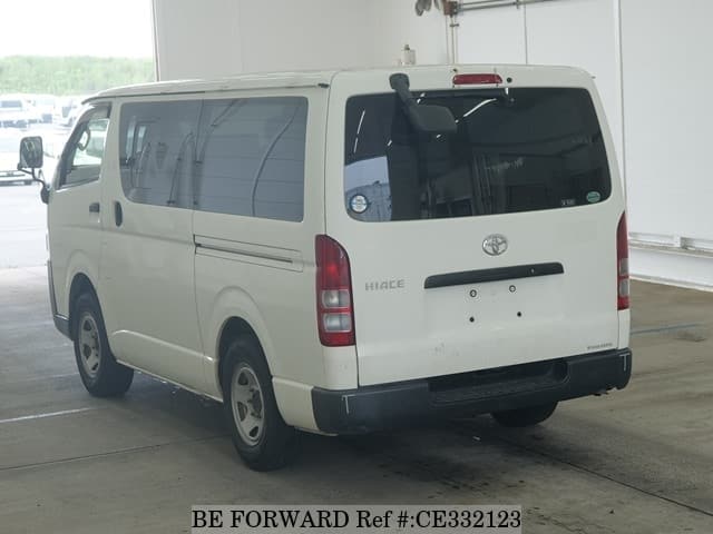 Toyota HIACE VAN DX — фото 2