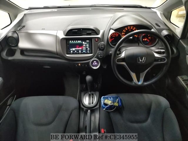 Honda FIT X — фото 4