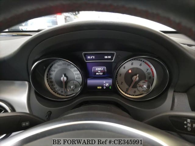 Mercedes-Benz CLA-CLASS CLA180 AMG LINE — фото 5