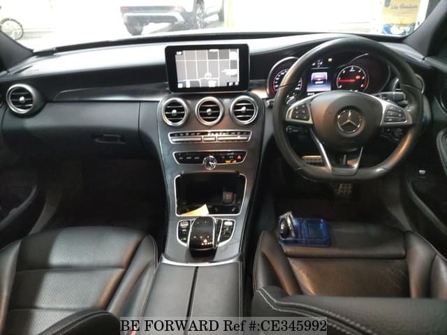 Mercedes-Benz C-CLASS C220D AVANTGARDE AMG LINE — фото 4