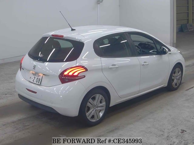 PEUGEOT 208 SIGNATURE — фото 2