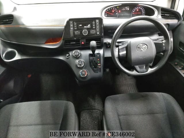 Toyota SIENTA X V PACKAGE — фото 4