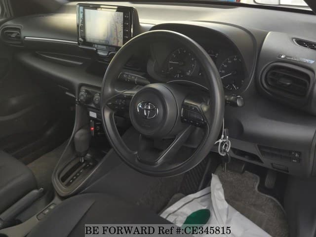 Toyota YARIS X — фото 4