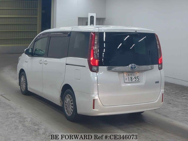 Toyota NOAH HYBRID X DELIGHT PLUS — фото 3