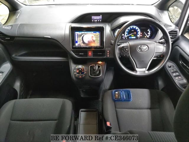 Toyota NOAH HYBRID X DELIGHT PLUS — фото 4