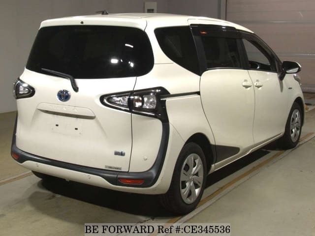 Toyota SIENTA HYBRID FUNBASE X — фото 2