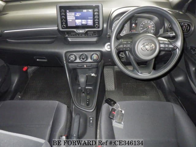 Toyota YARIS X — фото 3