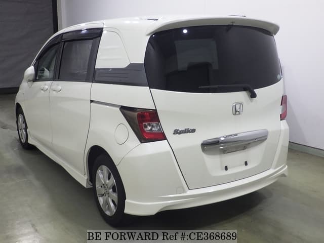 Honda FREED SPIKE G AERO — фото 2