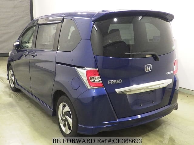 Honda FREED HYBRID PREMIUM EDITION — фото 2