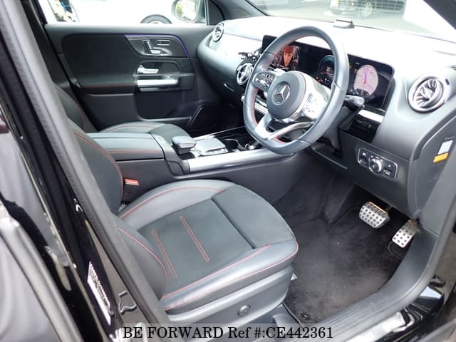 Mercedes-Benz GLA-CLASS GLA200D 4MATIC AMG LINE — фото 3