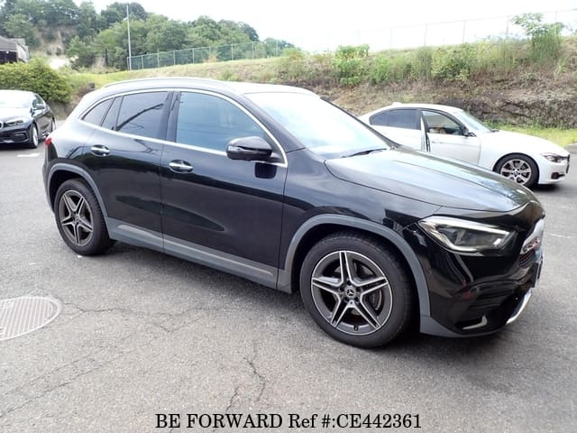 Mercedes-Benz GLA-CLASS GLA200D 4MATIC AMG LINE — фото 4