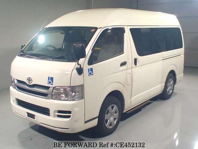 Toyota HIACE VAN — фото 1