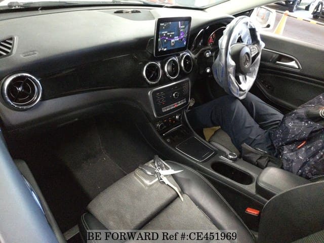 Mercedes-Benz CLA-CLASS CLA180 — фото 4