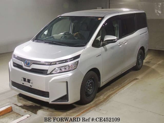 Toyota VOXY HYBRID X — фото 1