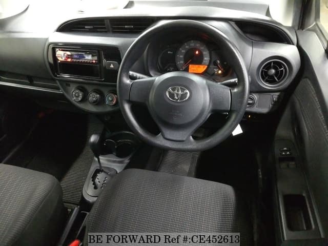 Toyota VITZ — фото 3