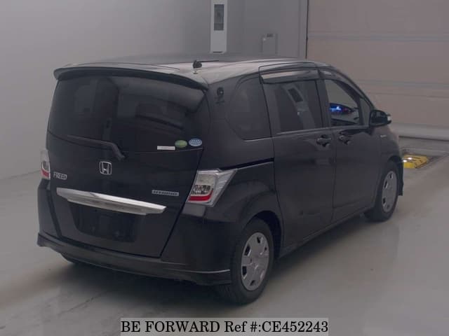 Honda FREED HYBRID JUST SELECTION PLUS — фото 2
