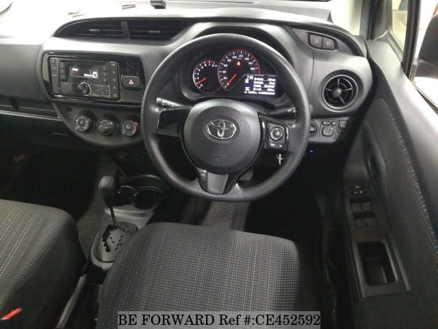 Toyota VITZ — фото 3