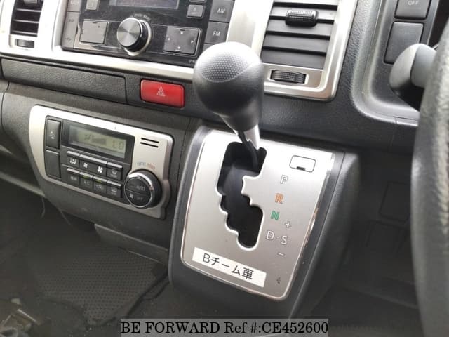 Toyota HIACE VAN — фото 5