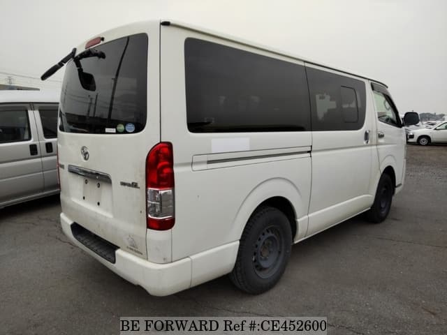 Toyota HIACE VAN — фото 2