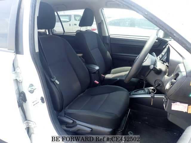 Toyota COROLLA FIELDER HYBRID — фото 5
