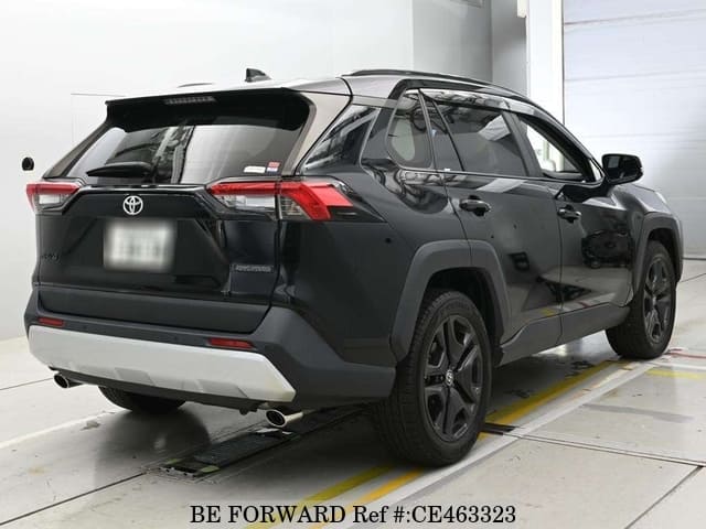 Toyota RAV4 ADVENTURE — фото 2