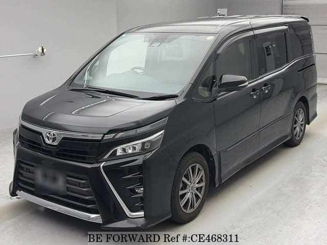 Toyota VOXY ZS — фото 1