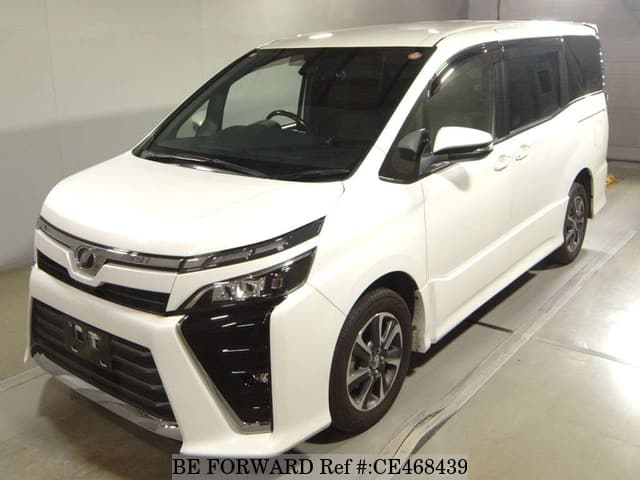 Toyota VOXY ZS — фото 1