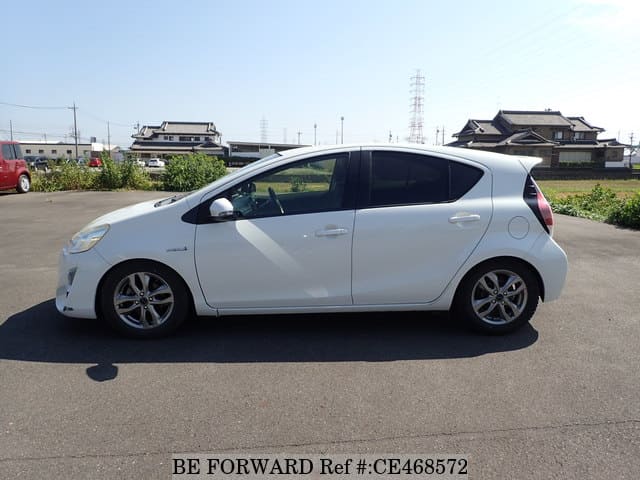 Toyota AQUA HYBRID G — фото 2
