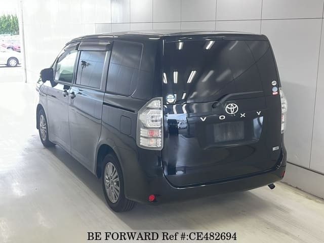 Toyota VOXY X L EDITION — фото 2