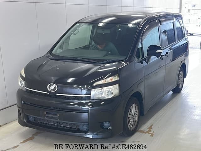 Toyota VOXY X L EDITION — фото 1