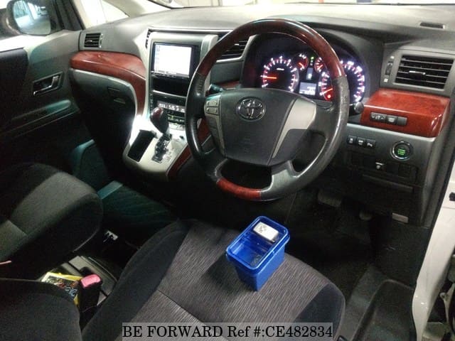 Toyota ALPHARD 240S — фото 4