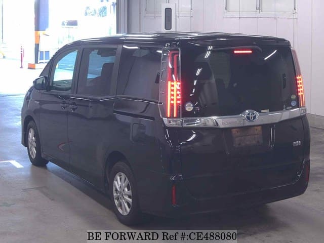 Toyota NOAH HYBRID X — фото 5