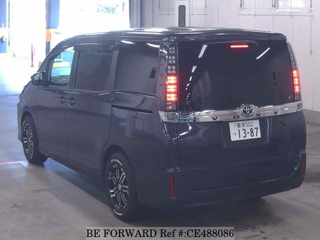 Toyota VOXY V — фото 5