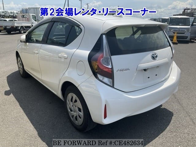 Toyota AQUA HYBRID L — фото 2