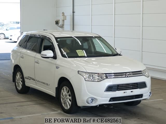 MITSUBISHI OUTLANDER PHEV G NAVI PACKAGE — фото 1