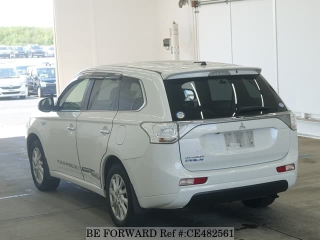 MITSUBISHI OUTLANDER PHEV G NAVI PACKAGE — фото 2